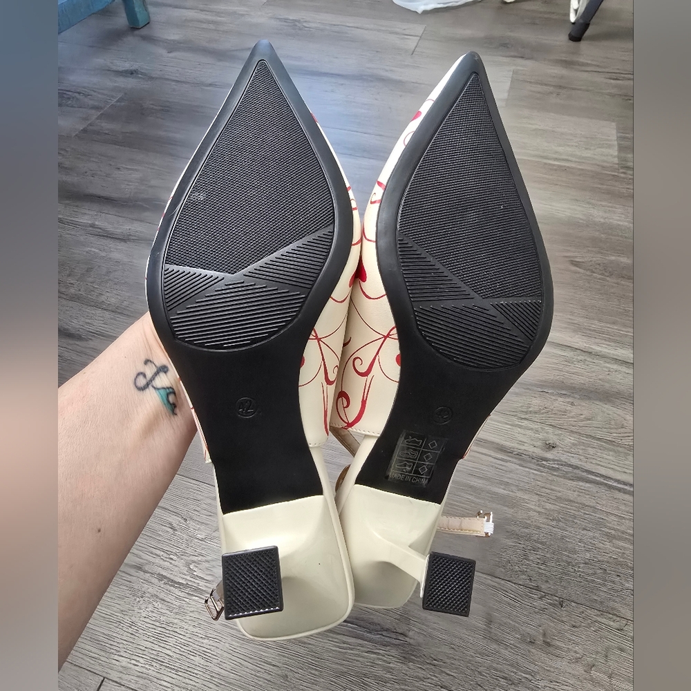 Heart Patterned Pump With Small Square Heel Cream… - image 6